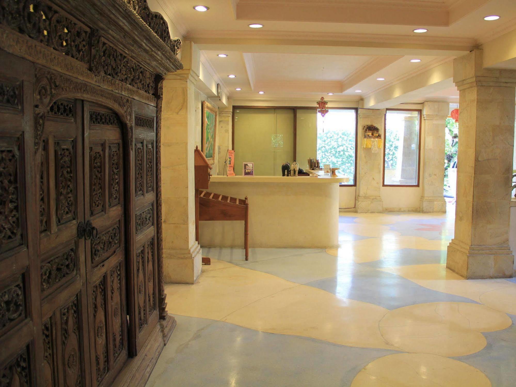 Nathan Hotel Kuta Lombok Eksteriør bilde
